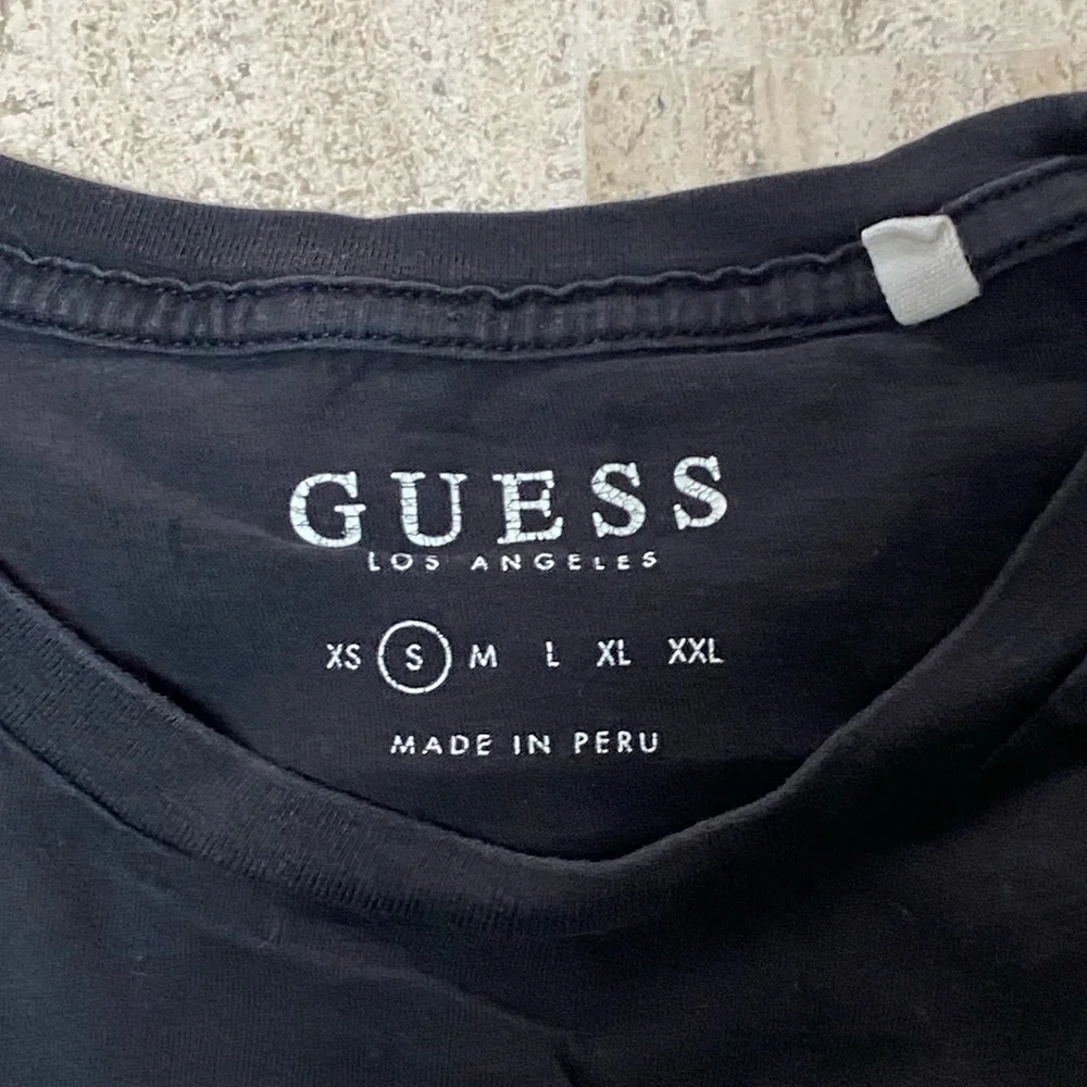 GUESS Tee - Picture 3 of 3